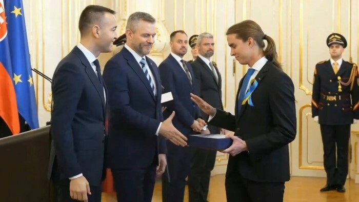 Pri oceňovaní mu odmietol podať ruku