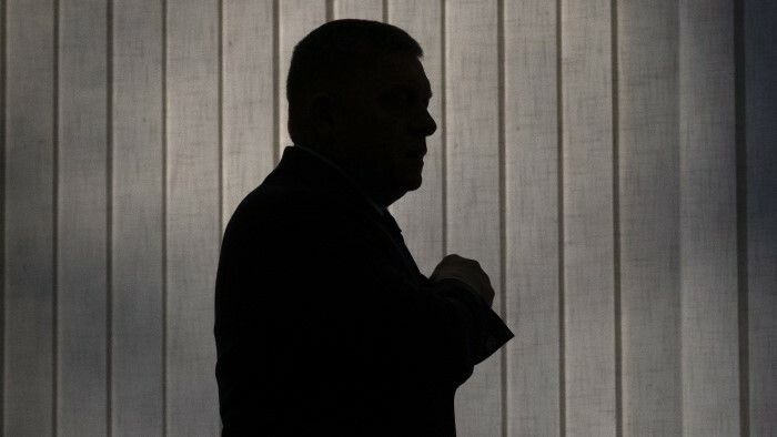 La société ne s'est pas calmée un an après l'agression du Premier ministre