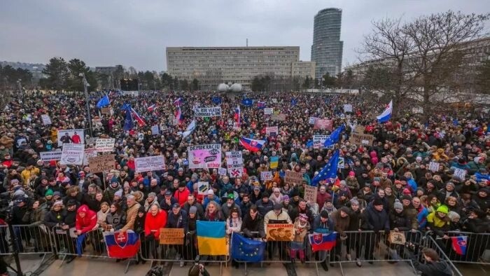“Slovakia Is Europe" protests held nationwide, 40,000 gather in Bratislava
