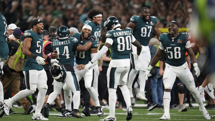 Super_Bowl_Football107222107512_TASR.jpg