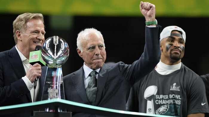 Super_Bowl_Football107227107516_TASR.jpg