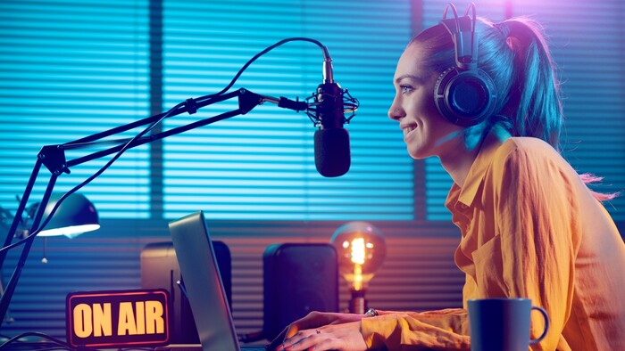 Rádiové vysielanie spája