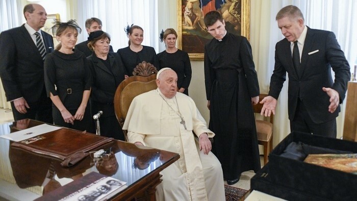 Slowakischer Ministerpräsident Fico bei Papst Franziskus