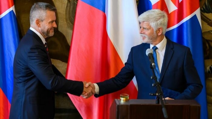 Czech and Slovak Presidents meet in Paris