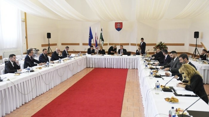 Según Taraba, será Fico quien resolverá la crisis