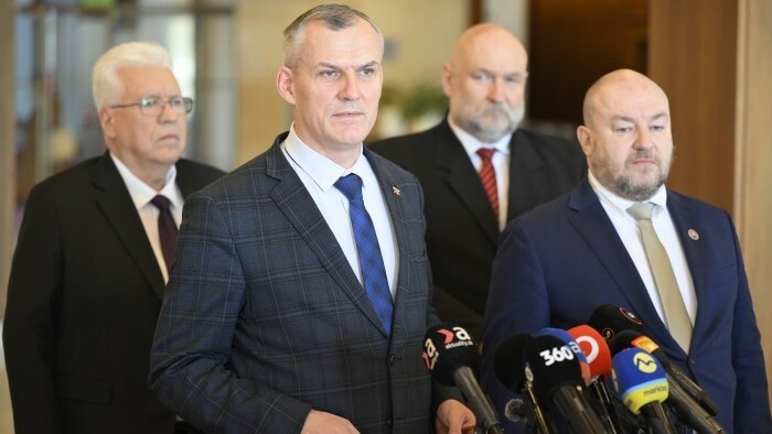 La nouvelle coalition laisse espérer une majorité stable au Conseil national