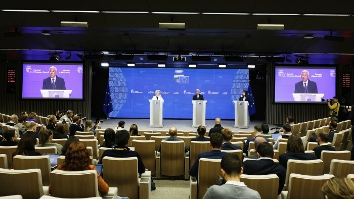 Samit napokon nezablokoval