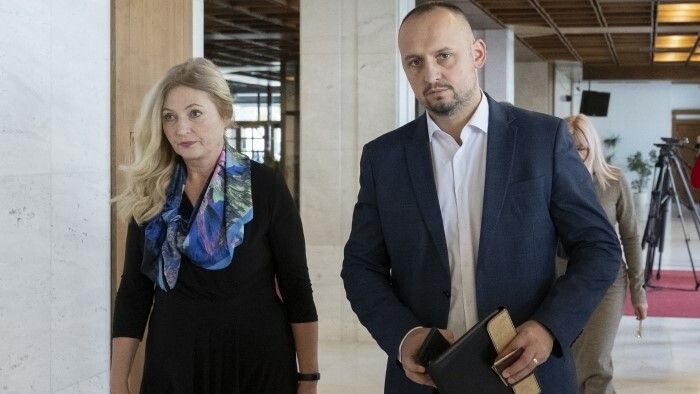La oposición quiere fiscalizar en Comité parlamentario el viaje de Blaha a Moscú
