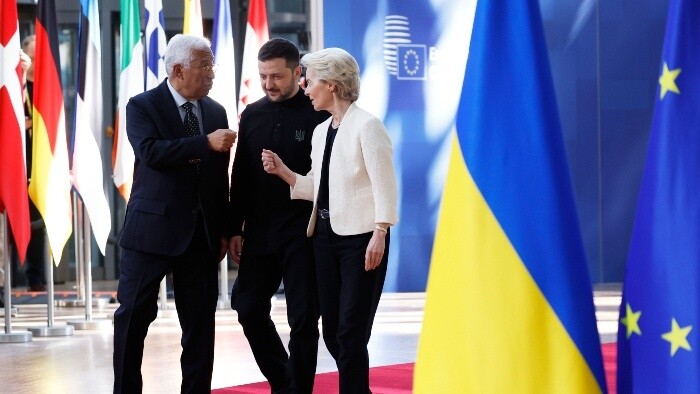 EÚ by mala rýchlo nájsť peniaze na posilnenie vlastnej obrany a bezpečnosti