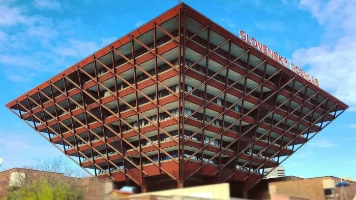 40 rokov vysielania z obrátenej pyramídy