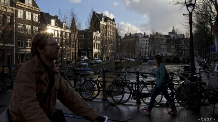 Foreign Minister to travel to the Netherlands 