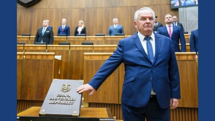 Parliament opens new session, replacement lawmakers sworn in