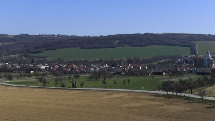 Pri obci Bošáca v Okrese Nové Mesto nad Váhom vyrastá archeopark