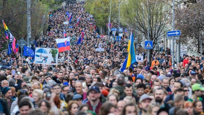 В Братиславе прошел марш против поправки к Закону о неправительственных организациях