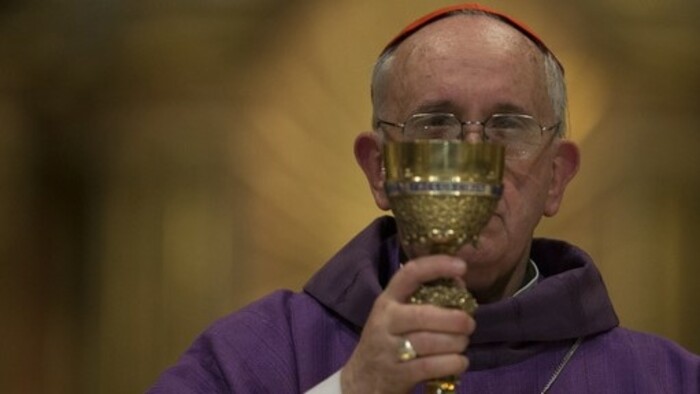 Slovensko smúti za pápežom Františkom