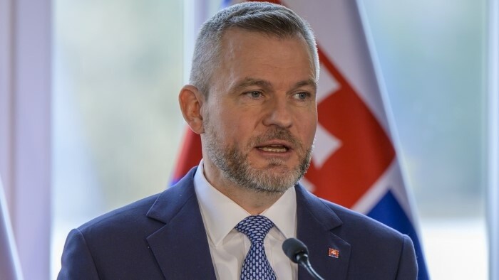 Výhrady k rente pre prokurátora