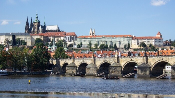 Vajíčka pre pražský Karlov most