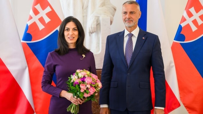 R. Raši s’est envolé pour Prague pour son premier voyage officiel à l’étranger