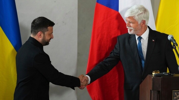 Volodymyr Zelenskyj rokuje v Prahe