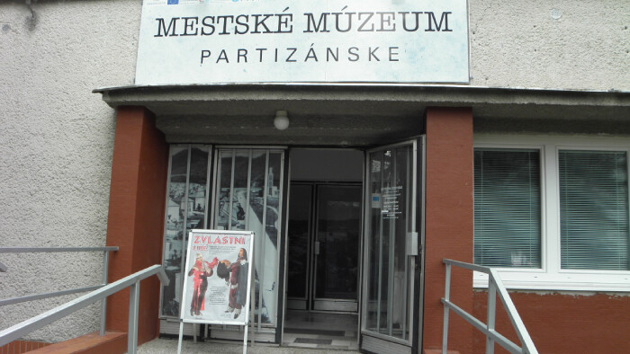 Michal Herceg navštívil Mestské Múzeum v Partizánskom