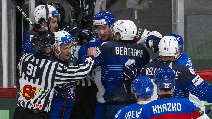 La selección eslovaca de hockey sobre hielo gana a Francia 