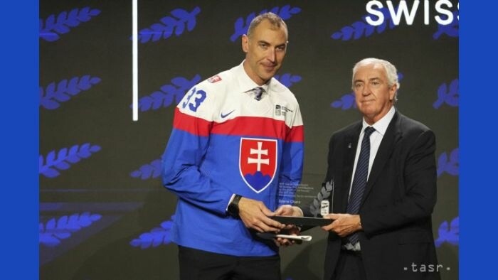 Zdeno Chara introduced to hockey Hall of Fame
