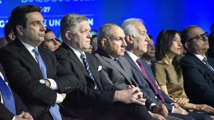 El primer ministro viaja a Armenia en visita oficial