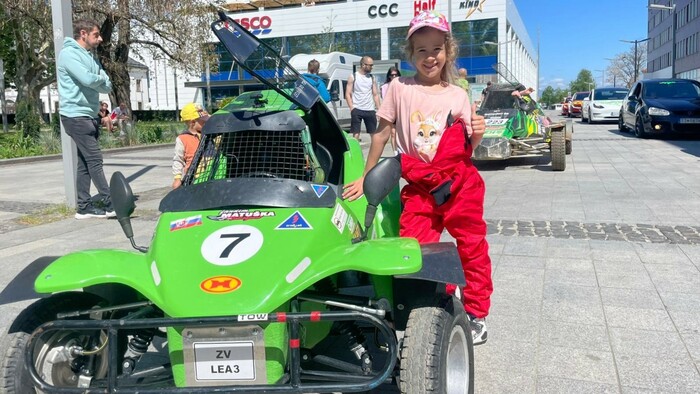 Šesťročná majsterka Slovenska v autokrose si pletie plyn a brzdu