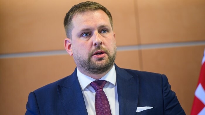 Le ministre de la Santé envisage de changer la politique de médicaments