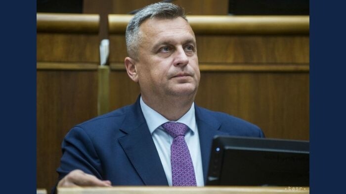 Coalition and opposition react to President’s approval of higher defence spending