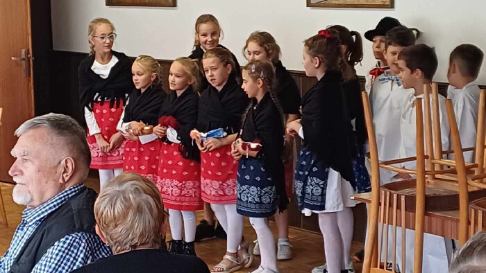 Detský folklórny súbor Kostrínček má za sebou prvé úspešné vystúpenia