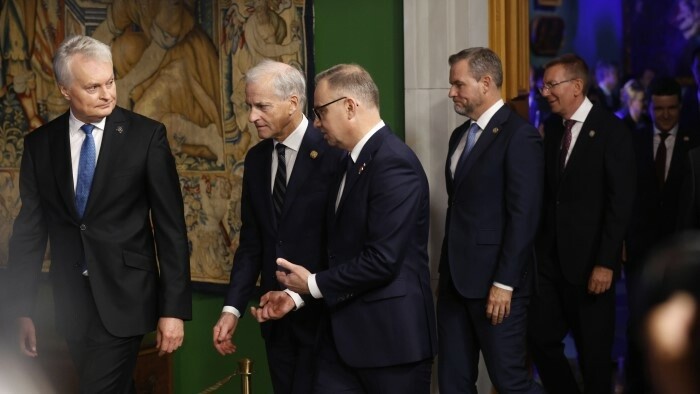 Pellegrini participa en la cumbre de los Nueve de Bucarest