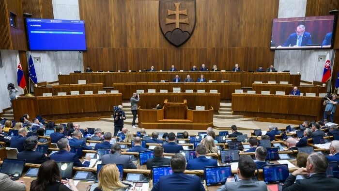 Odobrili niekoľko noviel