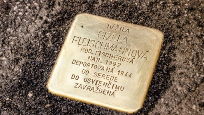 "Stolpersteine" - un homenaje a las víctimas de la persecución nazi