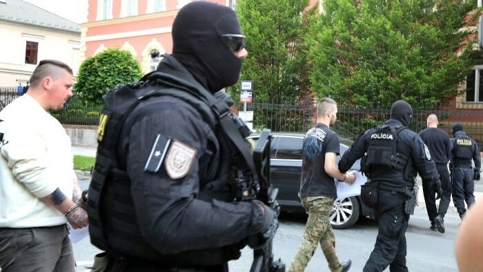 Súd potvrdil väzbu pre člena neonacistickej skupiny 