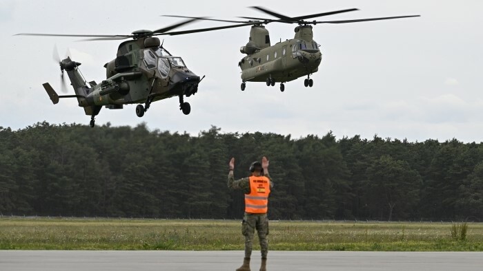 Unidad de helicópteros española aterrizó en la base militar de Kuchyňa