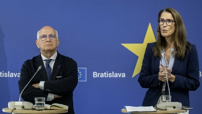 Комиссия ЕП выразила обеспокоенность направлением развития СР