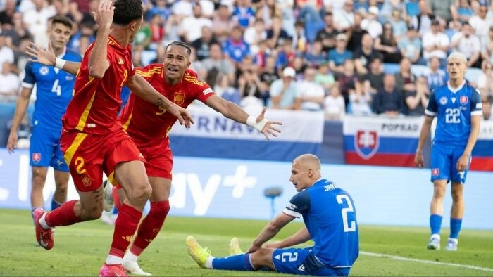 Slovak under-21 footballers narrowly lose to Spain in Euro opener