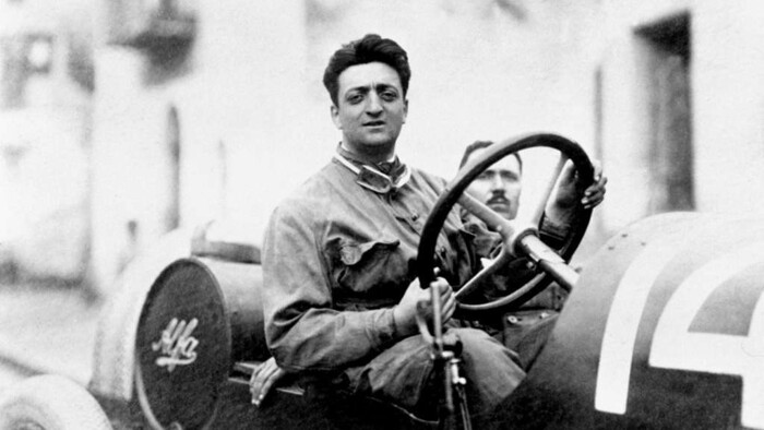 Muž, ktorý stvoril legendu. Kto bol Enzo Ferrari a prečo ho milujú celé generácie?