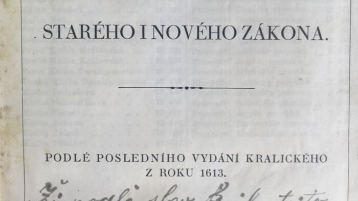 Foto3-Biblia z Mauthausenu.jpg