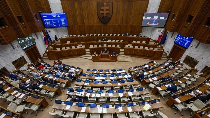 Parlament začal rokovať o zmene Ústavy SR