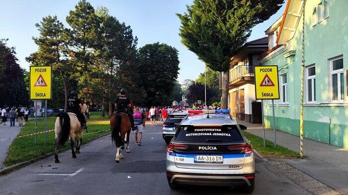 Neznámi muži napadli v D. Strede po futbalovom zápase anglického fanúšika, prípad vyšetruje polícia