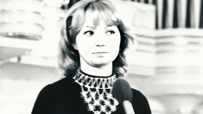 Jana Hauserová za mikrofónom
