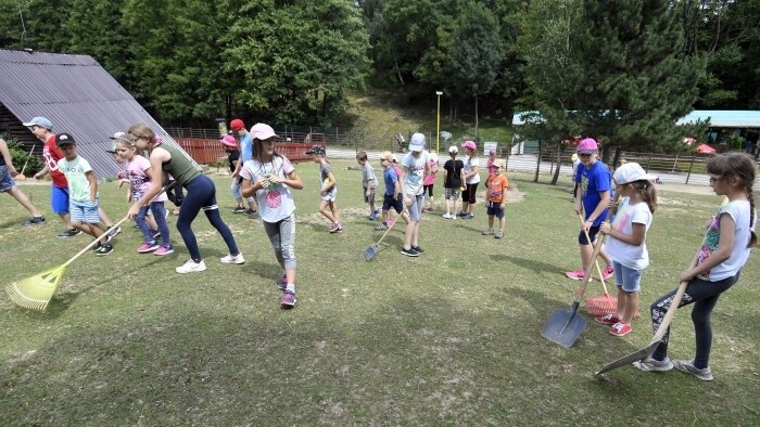 Des camps d´été pour enfants organisés par le ministère de la Défense