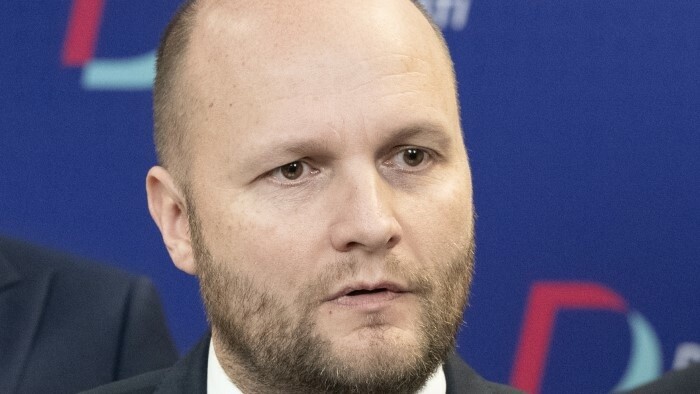Naď considera que está siendo investigado por razones políticas