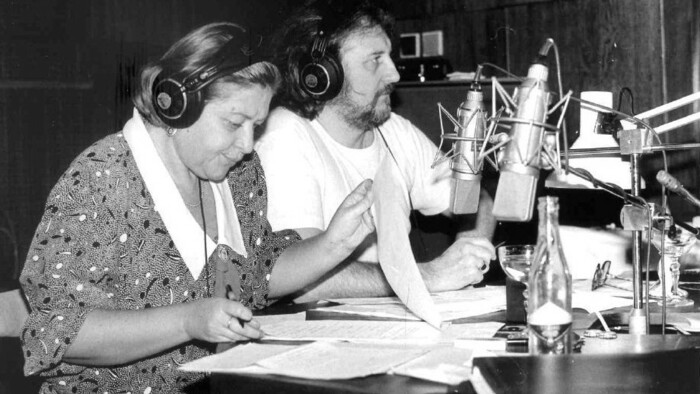 Mária Mikušová a Martin Bartišek pri vysielaní. Foto Fero Horvat