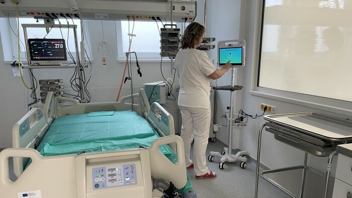 Ambulancie strácajú sestry, nemocnice ponúkajú lepšie zárobky