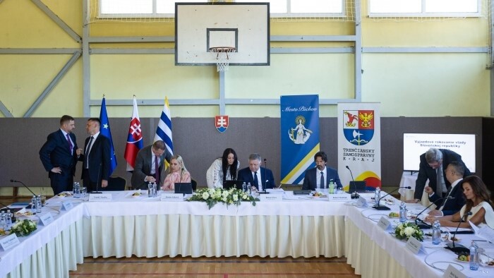 El gobierno aprueba más de dos millones de euros para los distritos de Púchov e Ilava