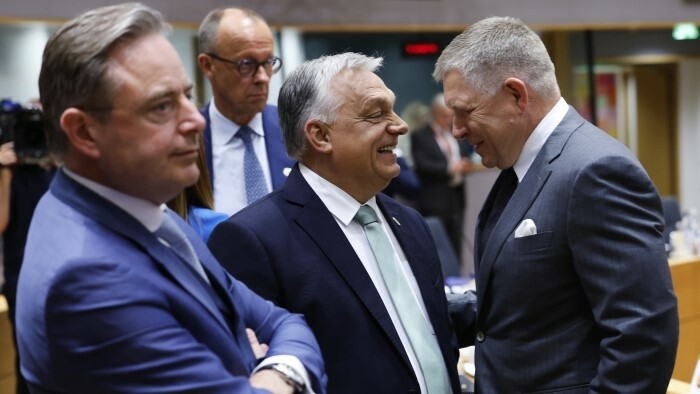 La UE prolonga las sanciones contra Rusia, Fico se reúne con von der Leyen para abordar el tema energético
