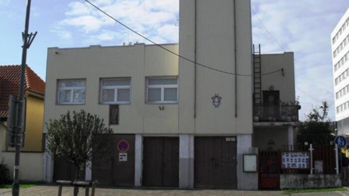 Hasičská zbrojnica v Rači patrí k dominantám tejto bratislavskej mestskej časti